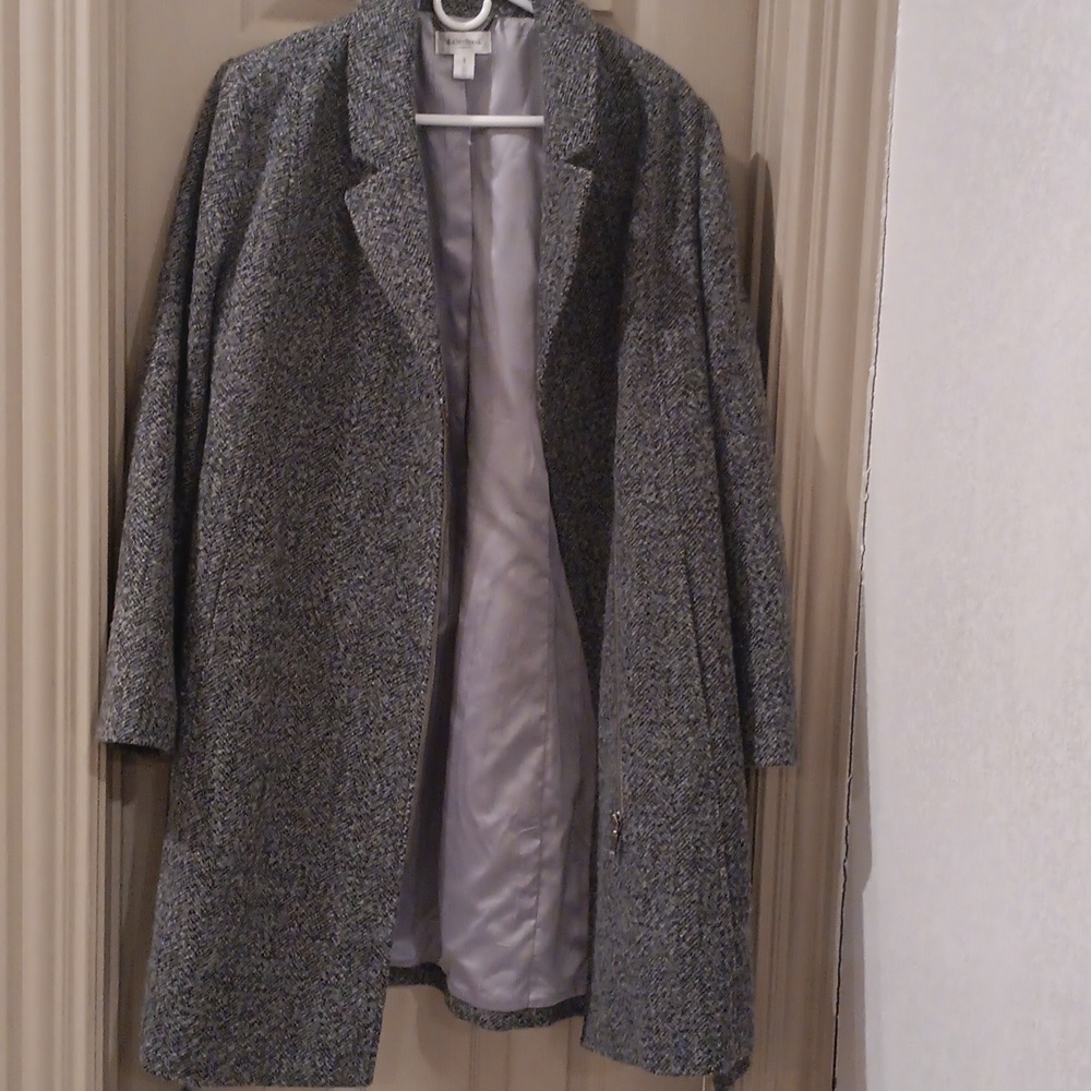 Motherhood coat